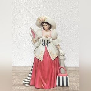 1994 Mrs Albee Award Avon Vintage